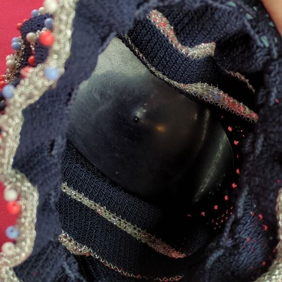 Vintage 40s or 50s Beaded, Crocheted  Handbag, With Authentic Era Accessories - Picture 13 of 15